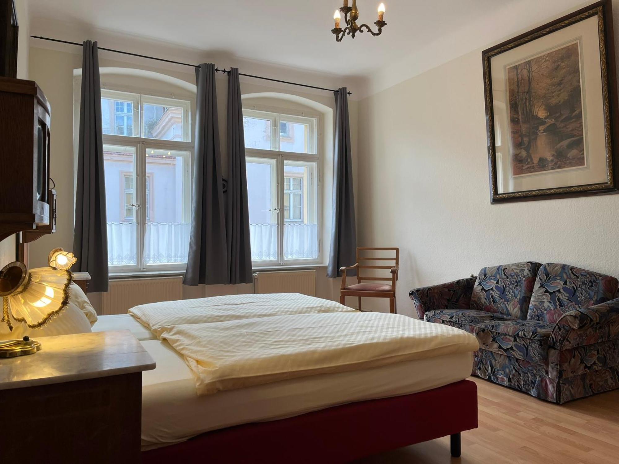 Апартаменты Haus Gruenderzeit Гёрлиц Экстерьер фото